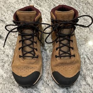 Under Armour waterproof leather hiking boot. Women’s size 6.5